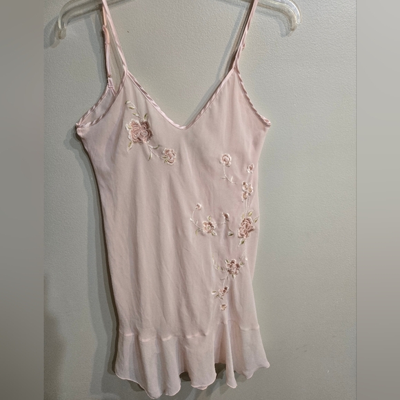 california dynasty Other - Calyfornia Dynasty Blush Floral Embroidered Chemise Sz M 100% Polyester